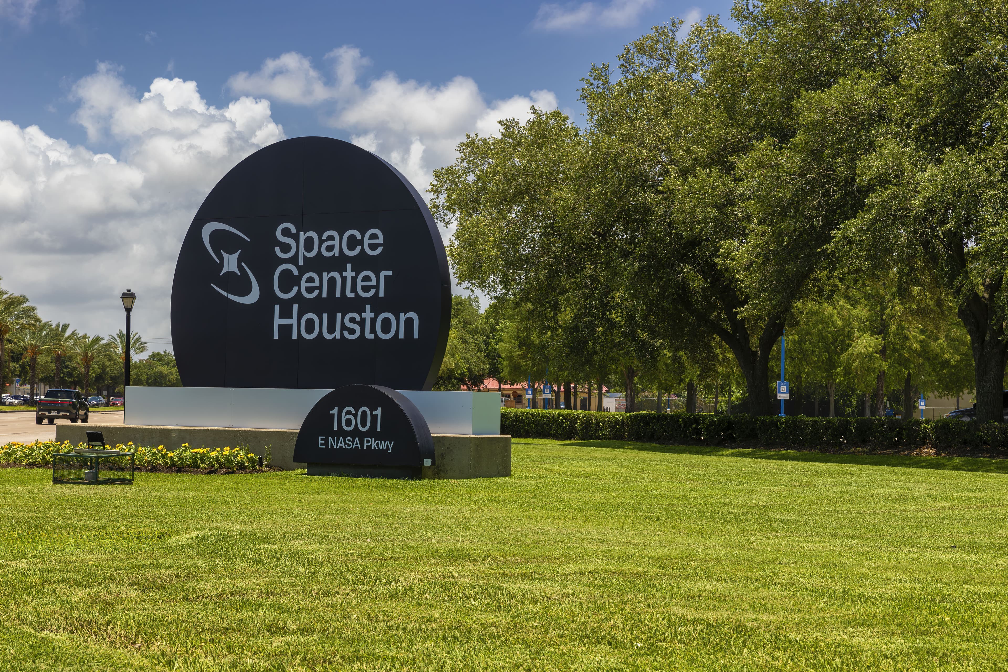 Image of outside Space Center in houston